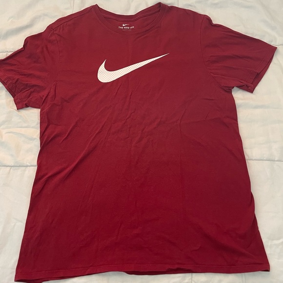 Men’s Nike T- Shirt - Picture 1 of 3
